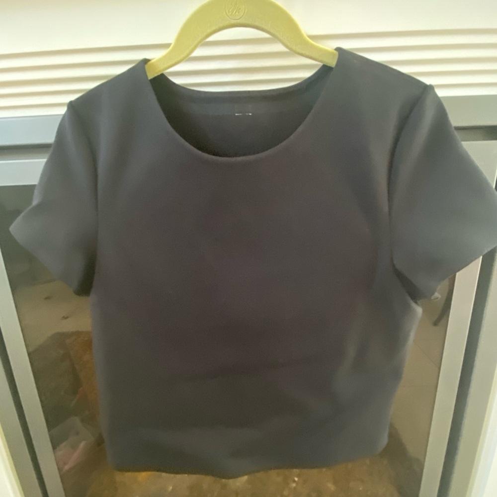 Women’s Black Athletic lululemon  Scuba Crop Top